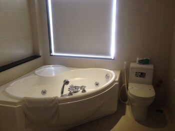 Jetted Tub