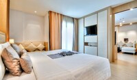 Executive Suite, Balcony