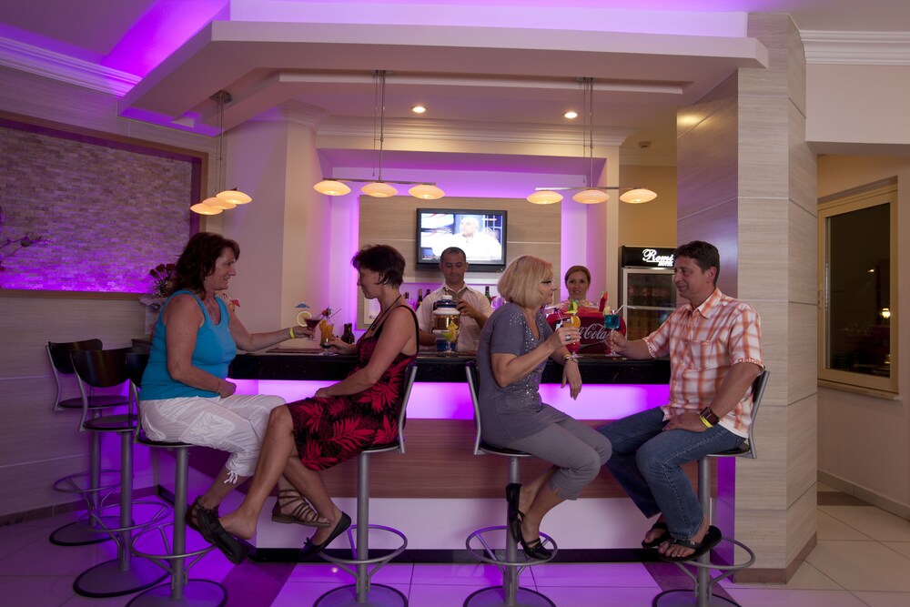 Hotel Bar