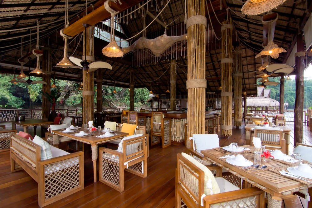 Hotel Bar