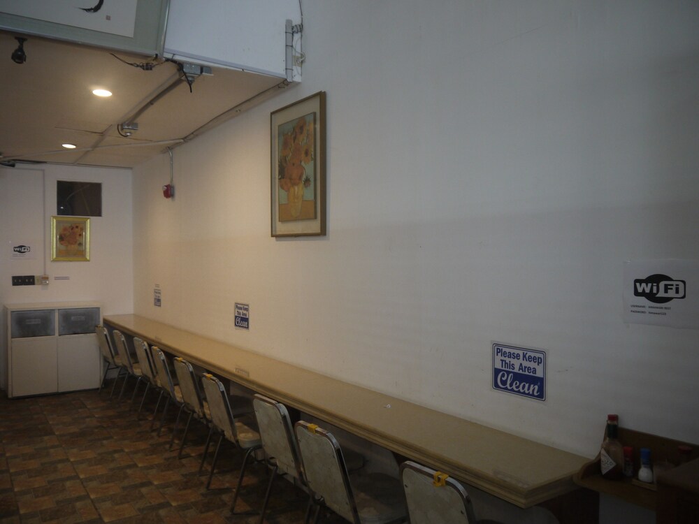 Food Court