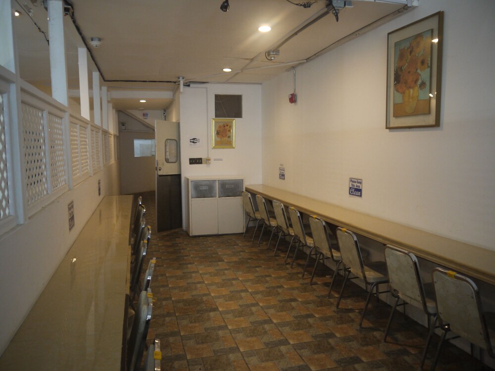 Food Court