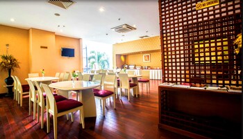 Hotel Lounge