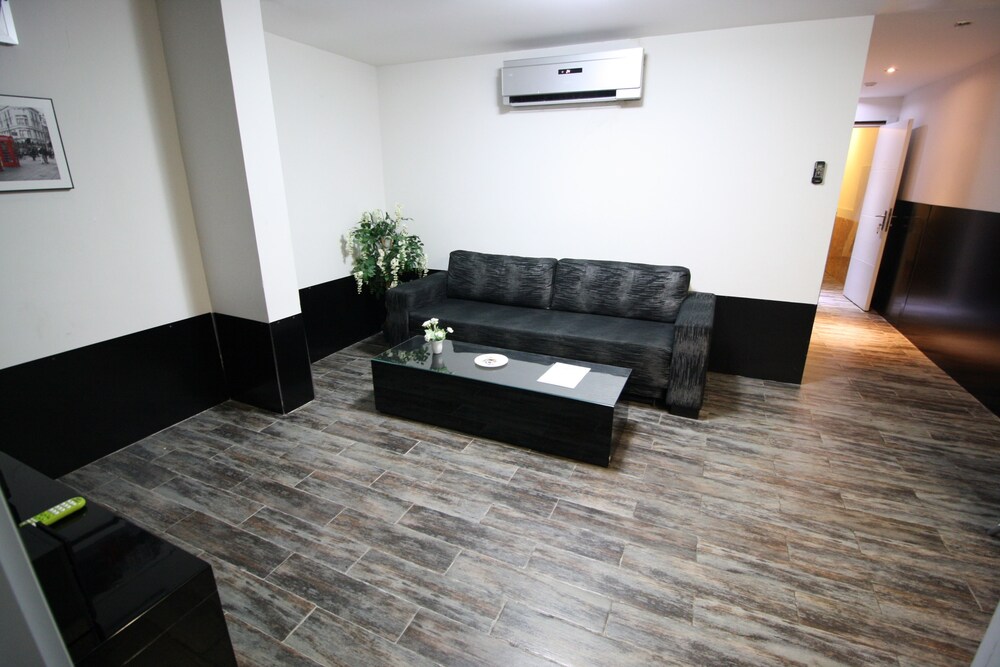Area soggiorno (Quadrupla Superior (Basement))
