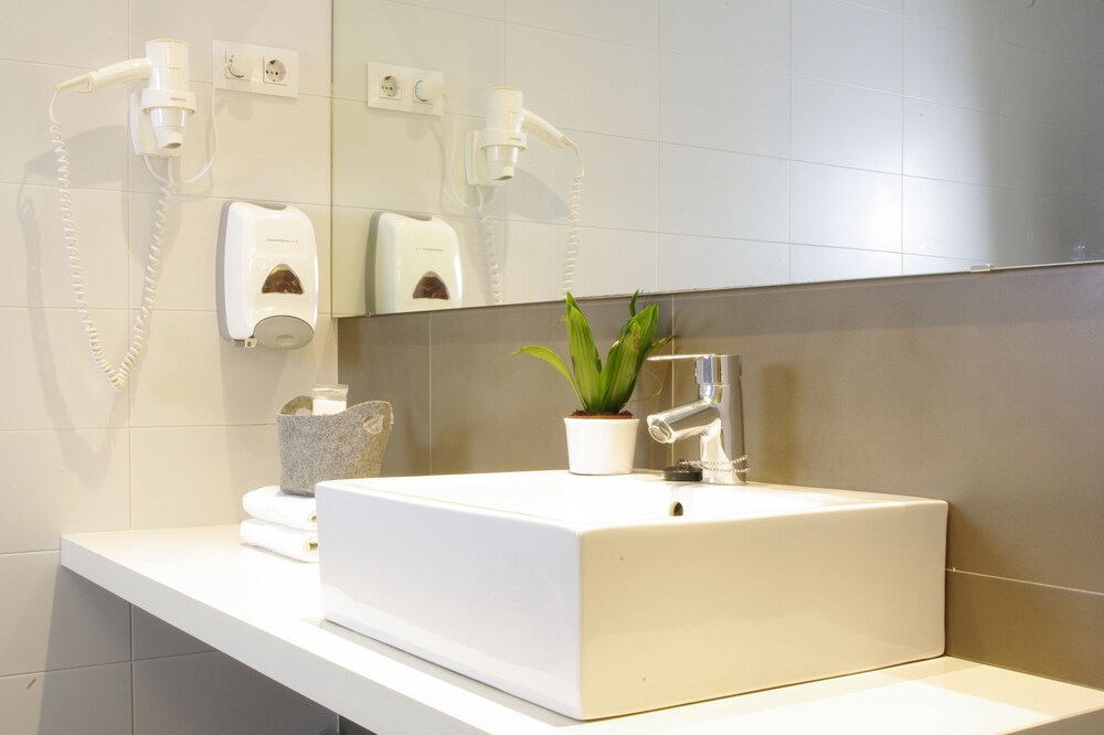 Duplex Apartment, 3 Bedrooms, without terrace (1-6 pax) - Bathroom Sink