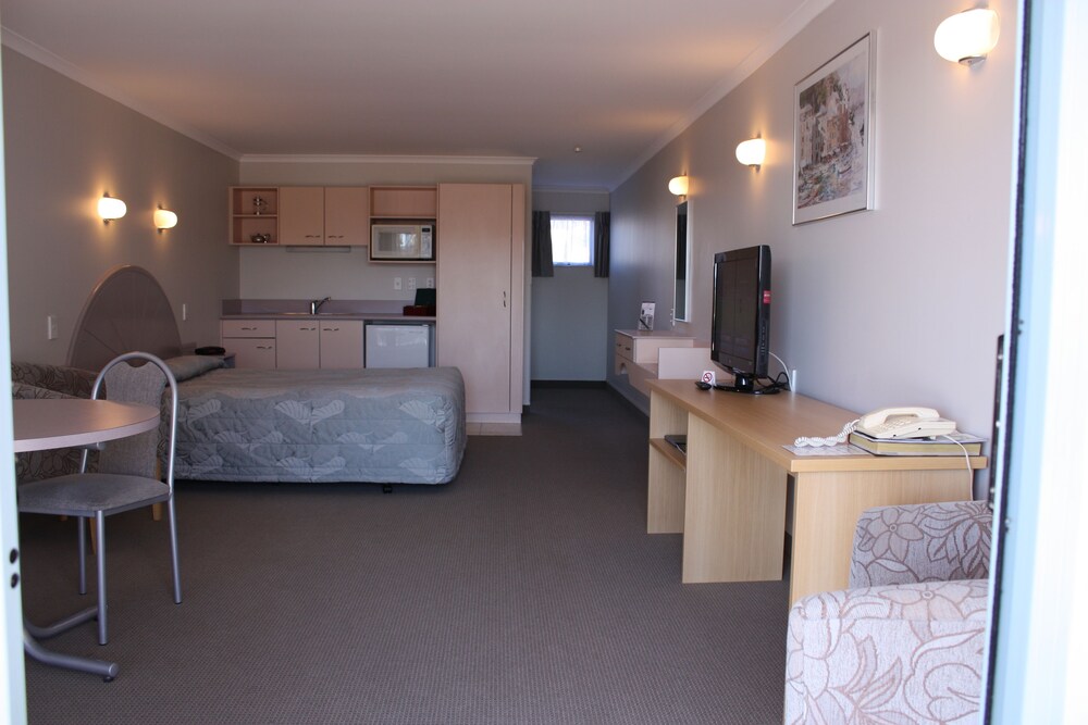 Studio, 1 Queen Bed, Accessible - Guestroom