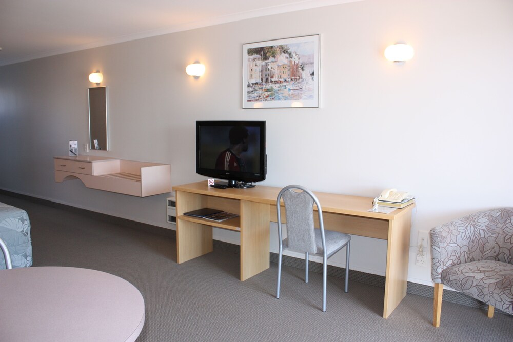 Studio, 1 Queen Bed, Accessible - Guestroom