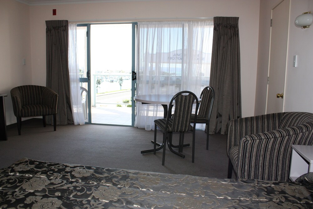 Studio - Queen Spa - Guestroom
