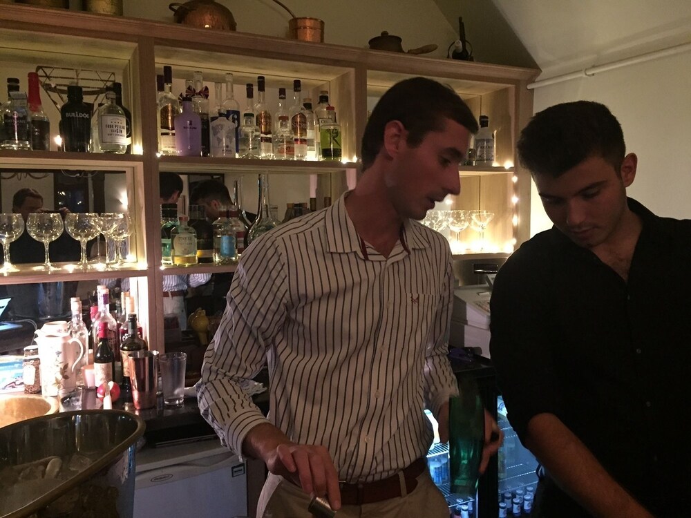 Hotel Bar