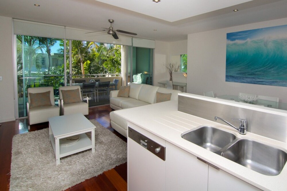 Standard Room, 2 Bedrooms, Pool View - In-Room Kitchen