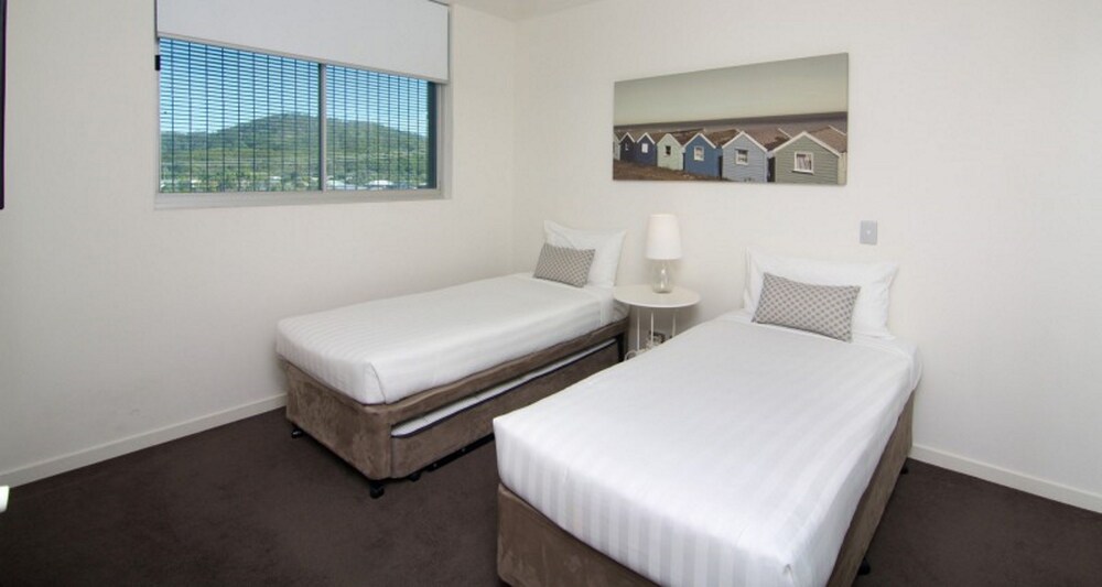 Standard Room, 2 Bedrooms, Pool View - Guestroom