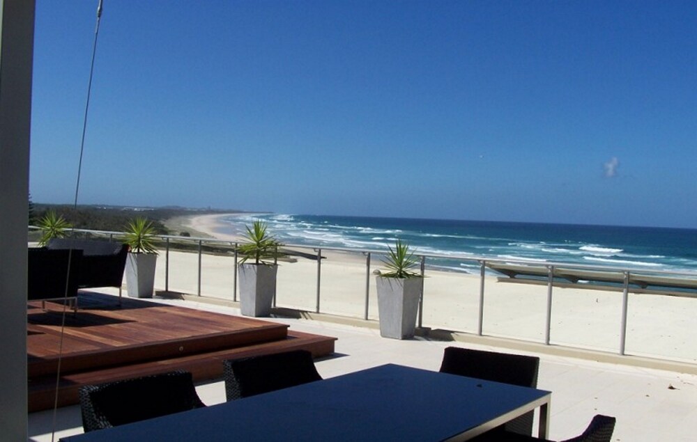 4 Bedroom Roof Top Apartment - Guestroom View