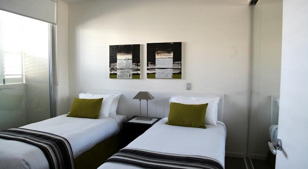 4 Bedroom Roof Top Apartment - Guestroom