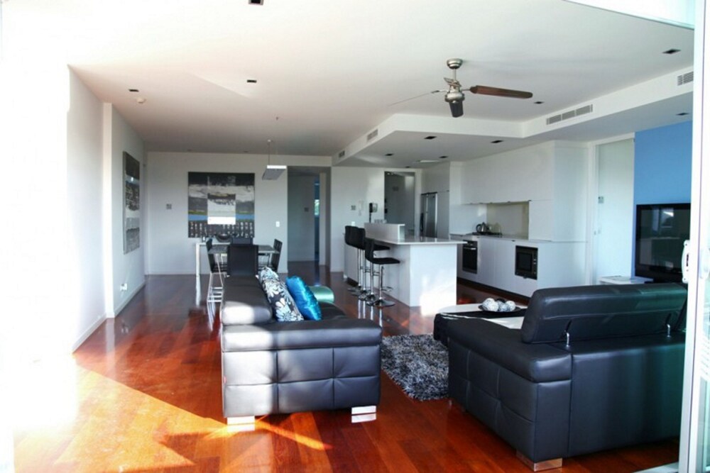 4 Bedroom Roof Top Apartment - Living Area