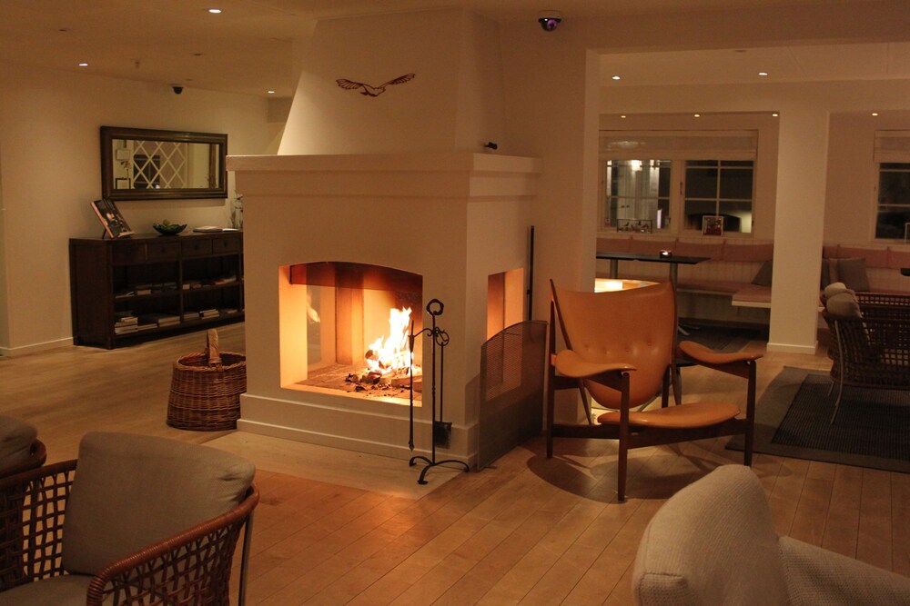 Hotel Lounge
