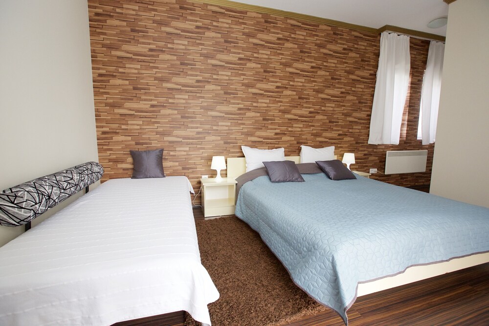 Family Studio - Guestroom