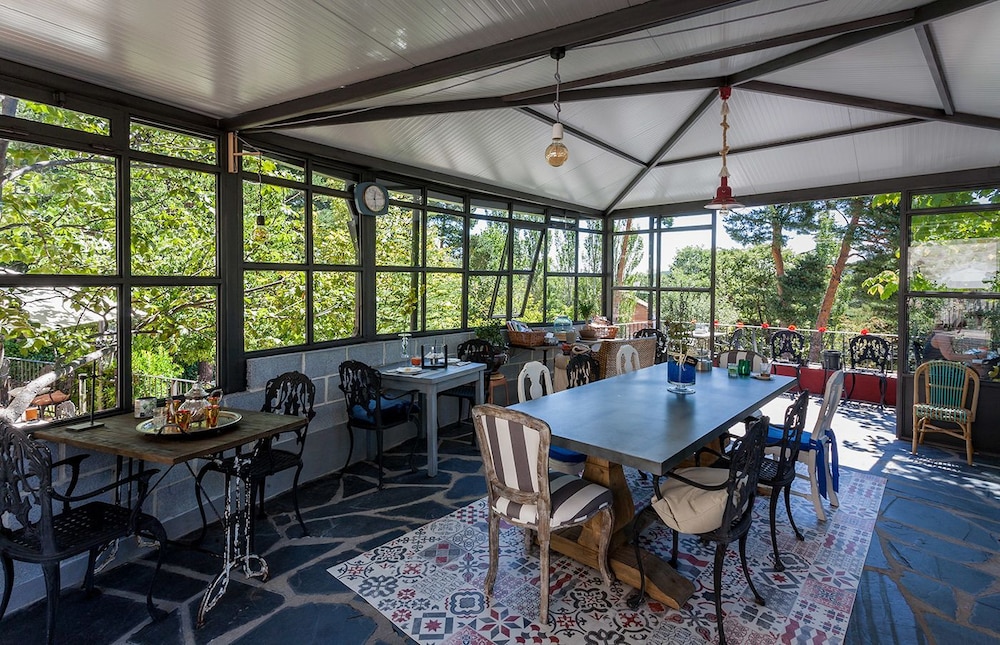 Family Dining