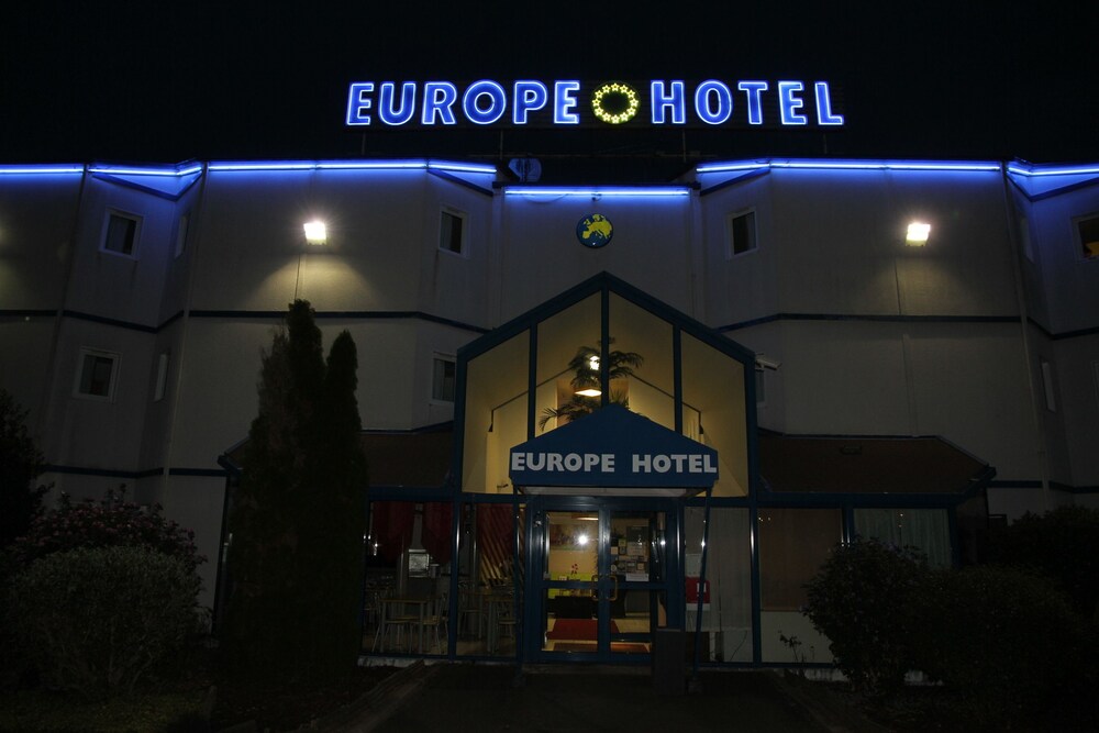 Hotel Front - Evening/Night