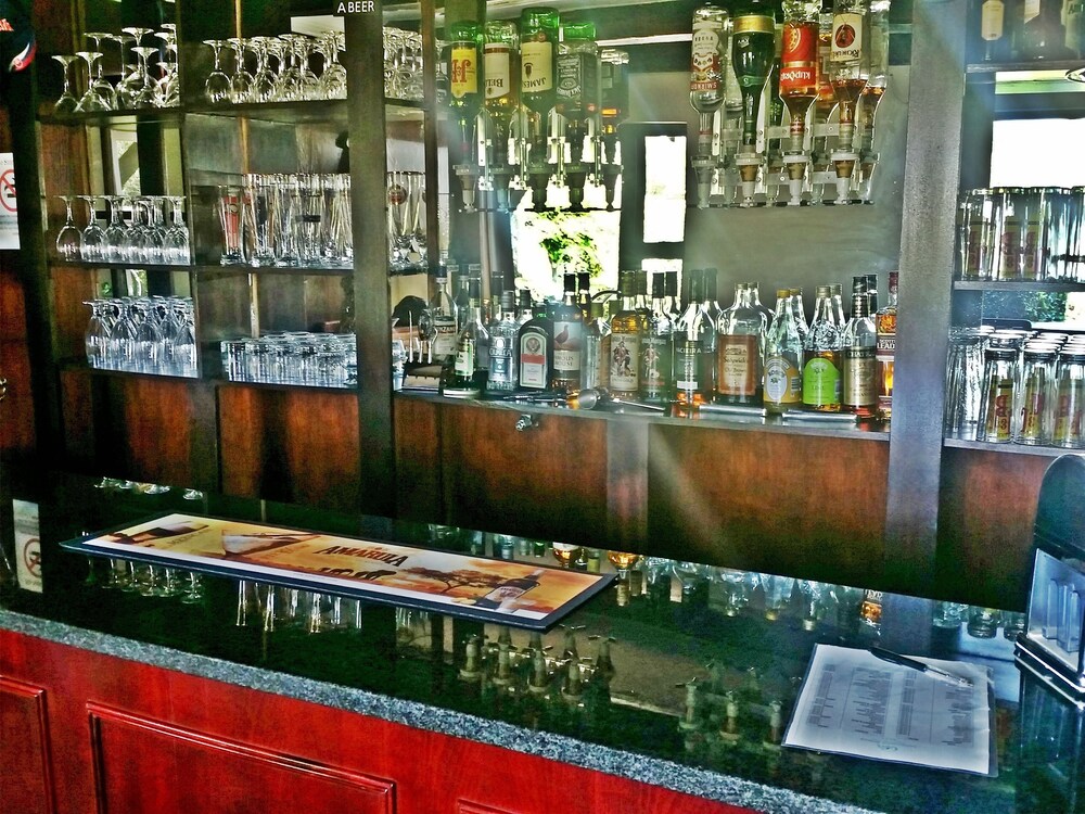Hotel Bar