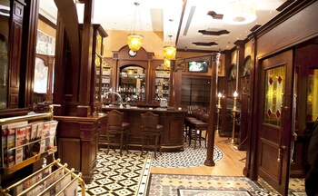 Hotel Bar