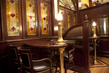 Hotel Bar