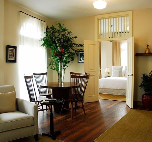 Chamber - Guestroom