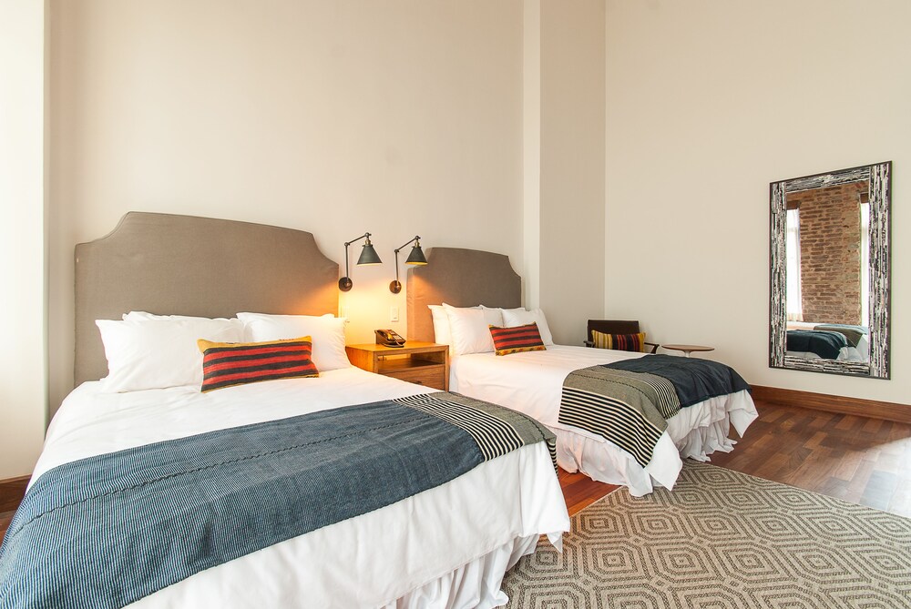 Deluxe Double Room, 2 Double Beds, Non Smoking, Connecting Rooms - Guestroom
