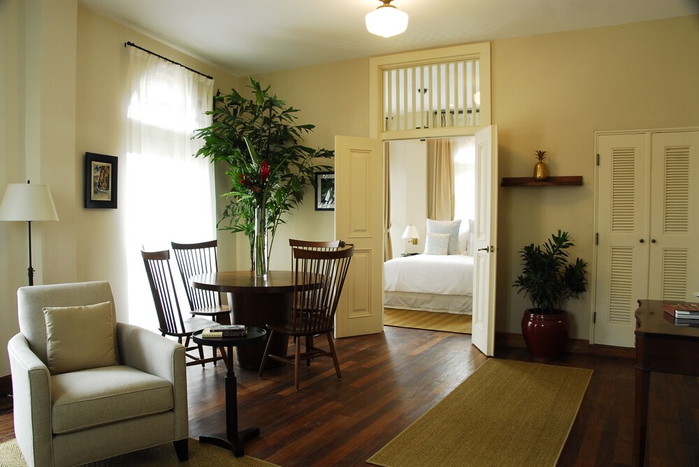 Suite, 1 Queen Bed with Sofa bed, Non Smoking, Kitchen - Guestroom