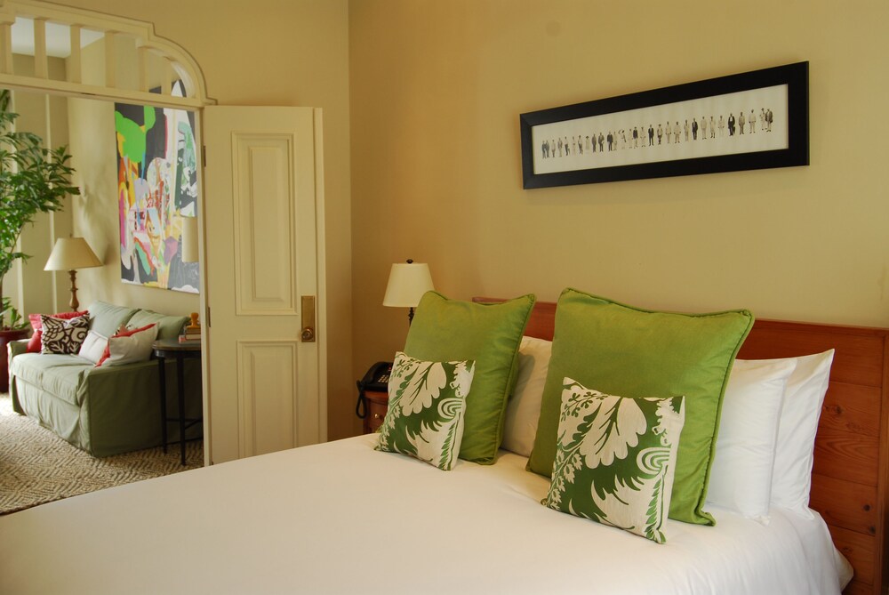 Suite, 1 Queen Bed with Sofa bed, Non Smoking, Kitchen - Guestroom