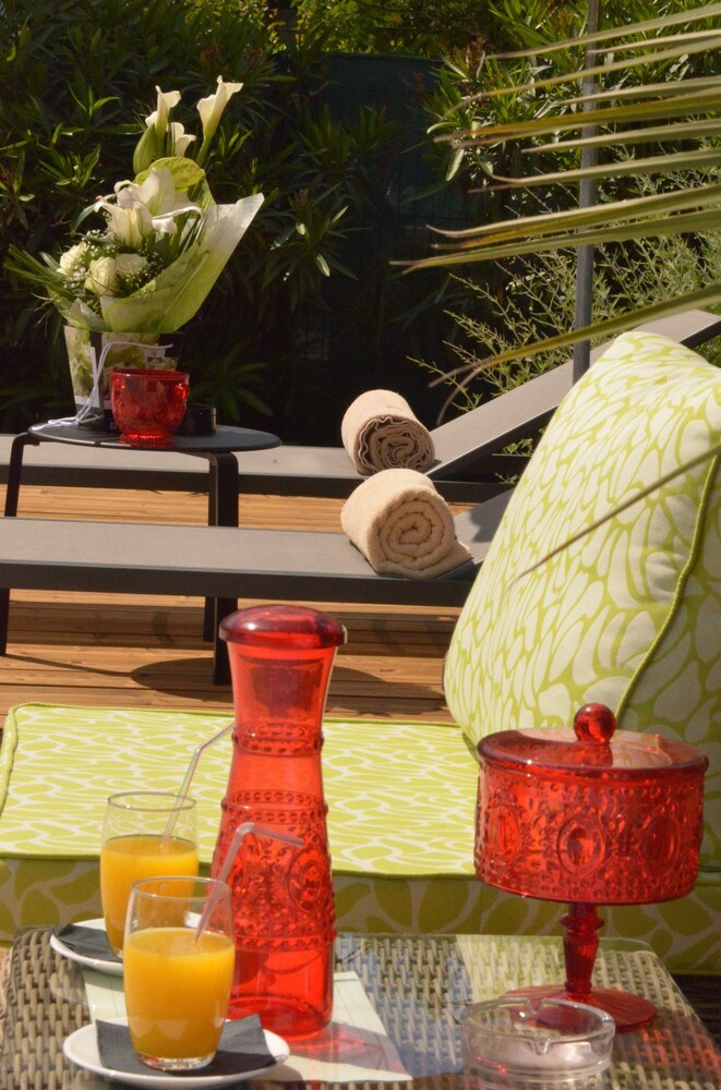Sundeck