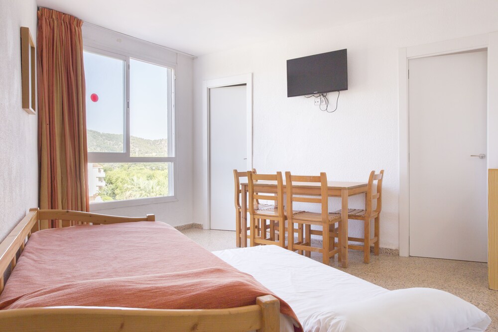 Apartment, 2 Bedrooms - Guestroom