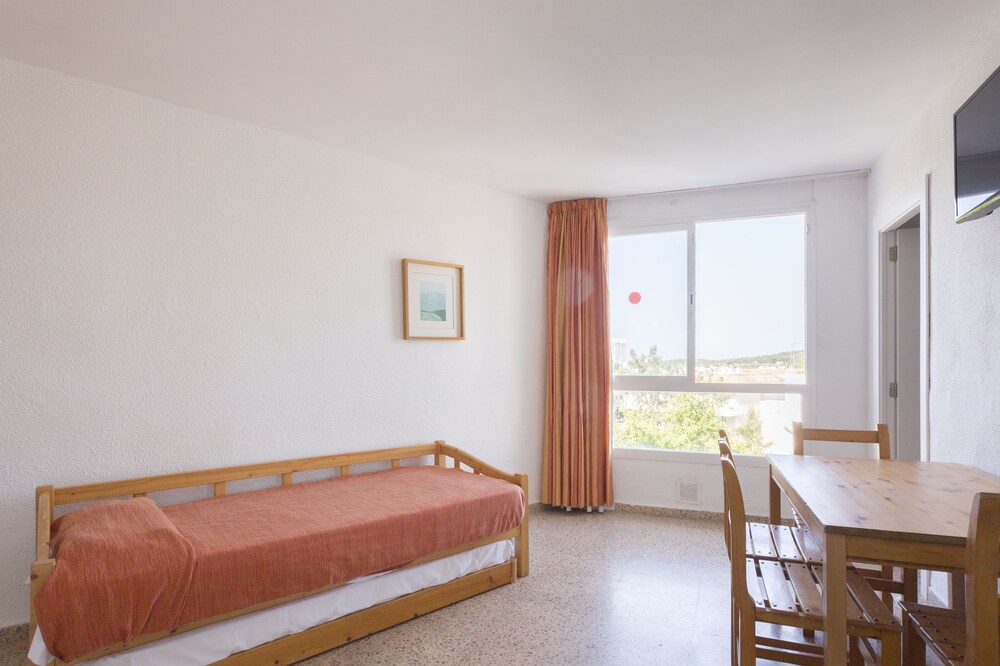 Apartment, 2 Bedrooms - Guestroom