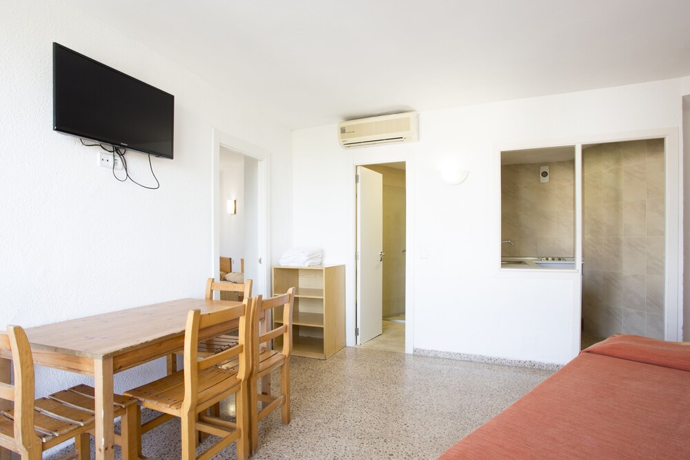 Apartment, 2 Bedrooms - Guestroom