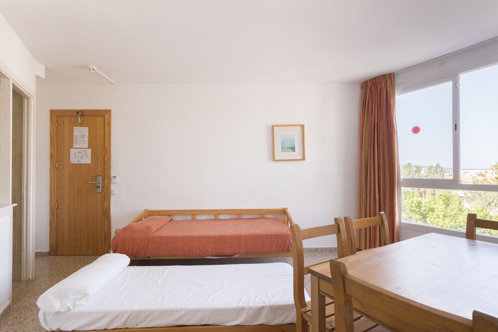 Apartment, 2 Bedrooms - Guestroom
