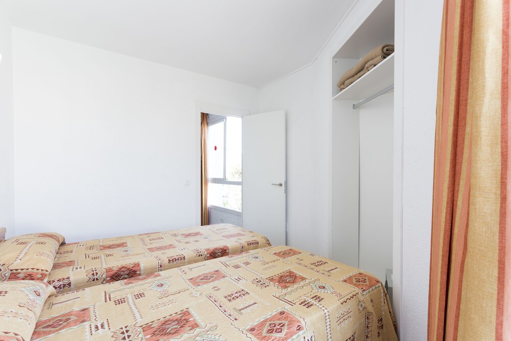 Apartment, 2 Bedrooms - Guestroom