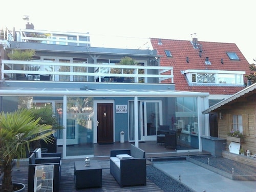 Alex Rooms
