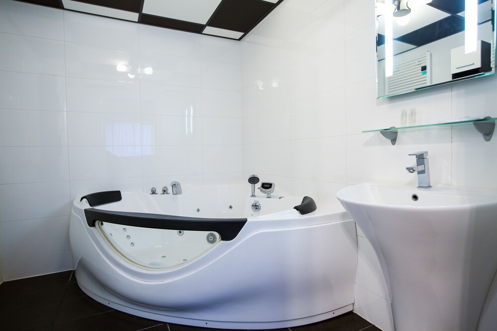 Jetted Tub
