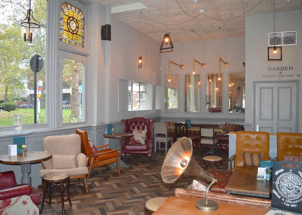 Hotel Bar