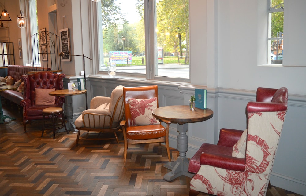 Hotel Bar