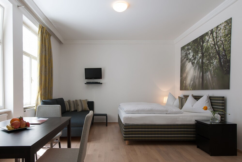 Studio - Guestroom