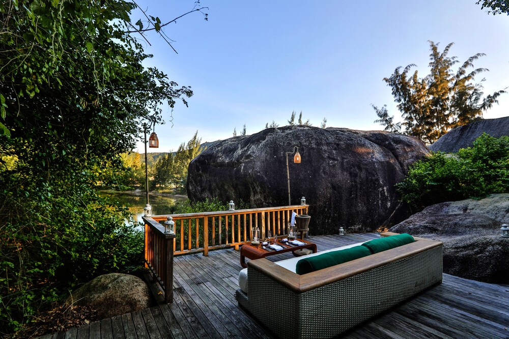 Poolside Bar