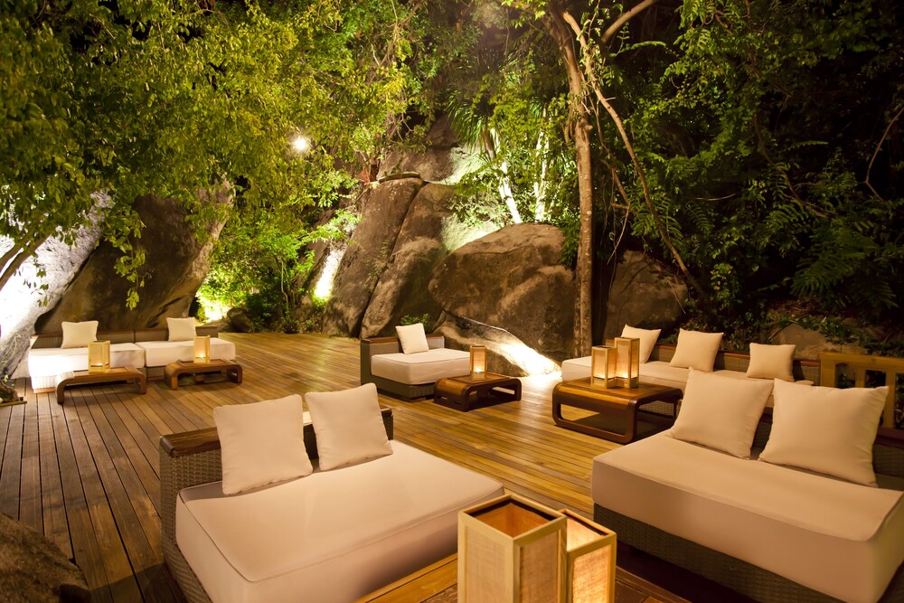 Hotel Bar