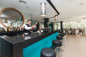 Hotel Bar
