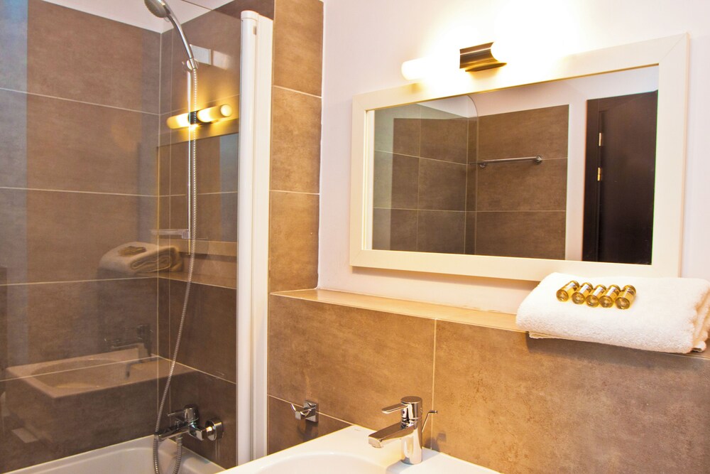 Luxury Apartment, 2 Bedrooms (60m2) - Bathroom