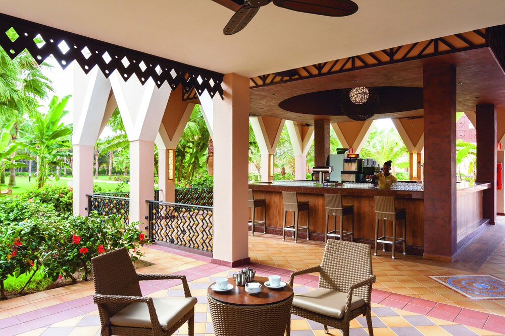 Hotel Bar