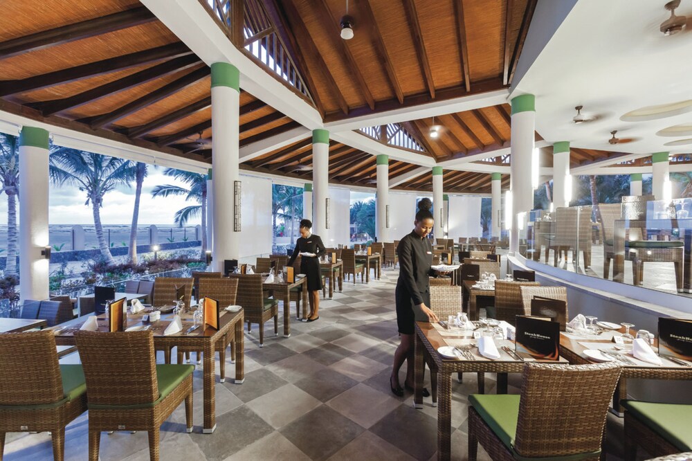 Food Court