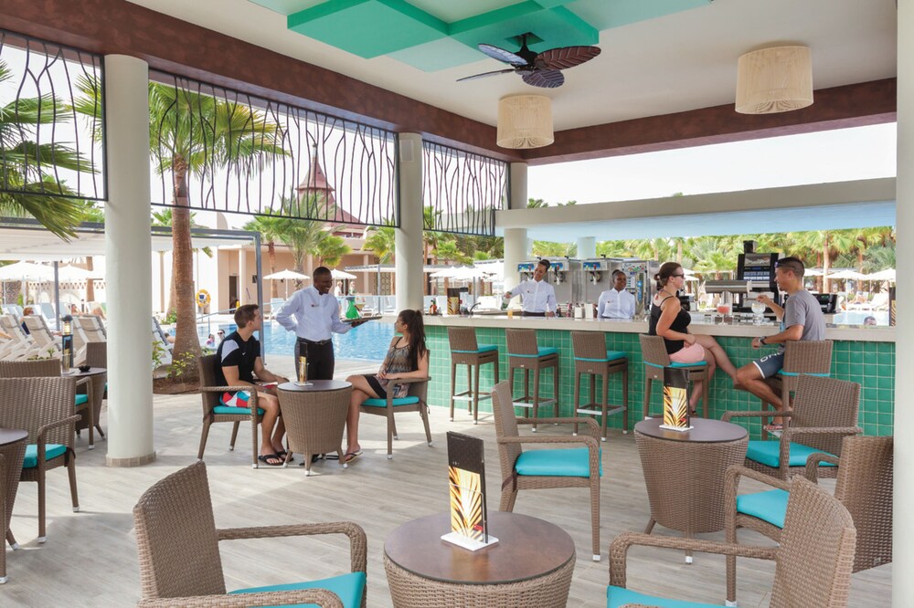 Poolside Bar