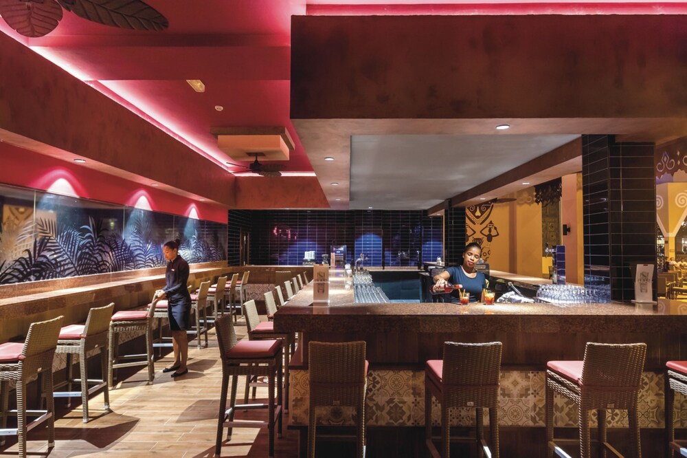 Hotel Bar