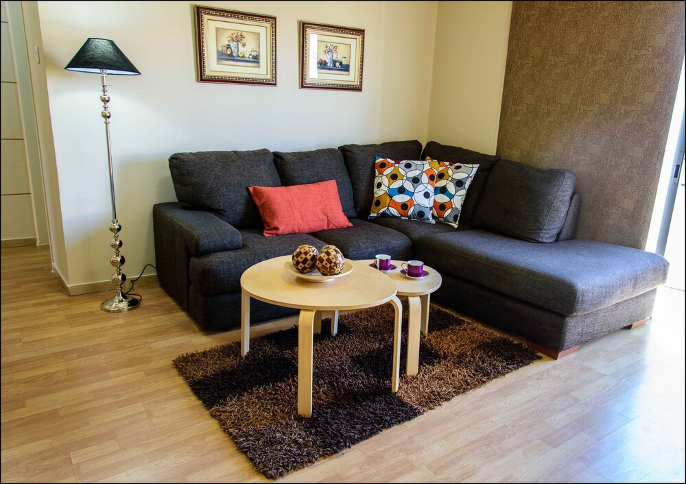 Superior Apartment, 1 Double Bed, City View - Living Room