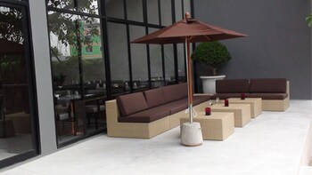 Poolside Bar